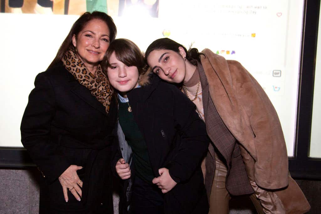 Gloria Estefan Lanza Emotiva Canción para su Nieto