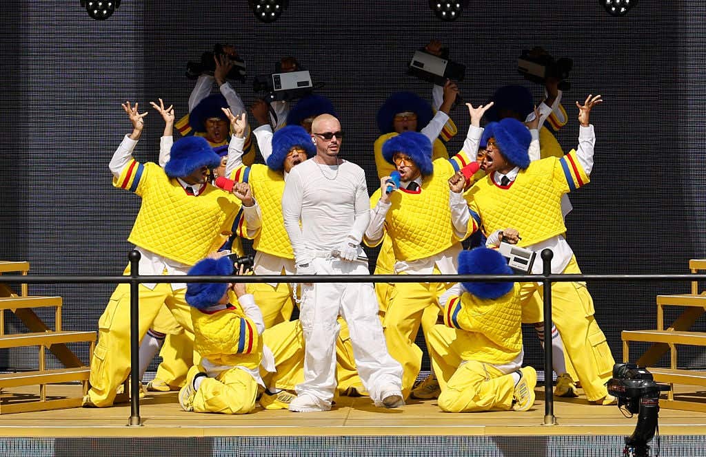 J Balvin Sorprende con Nuevo Álbum de 10 Canciones ‘Mixteip’ Después de Show en la Copa Mundial FIFA